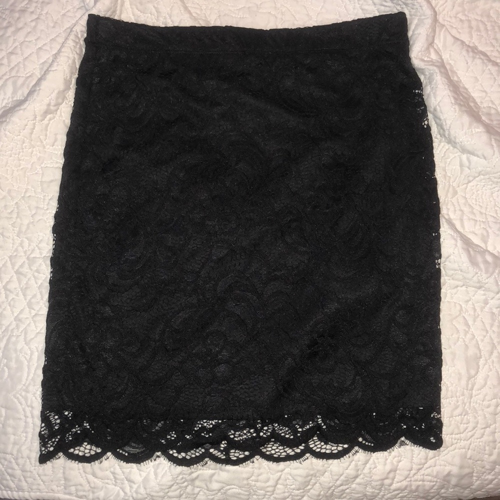New black lace skirt